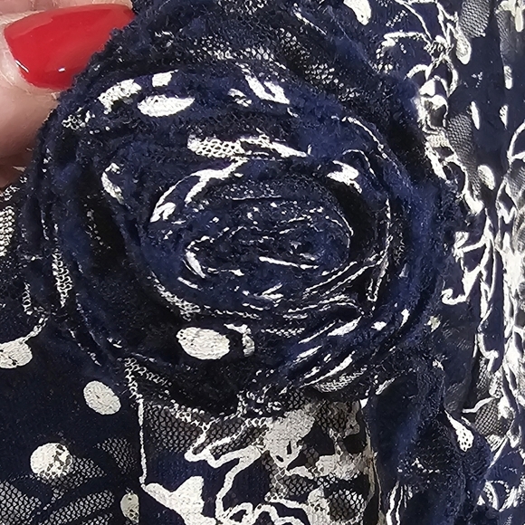 Eyeshadow V-Neck Short Sleeve Sheer With Floral Accent Size 17/19 - Picture 11 of 11